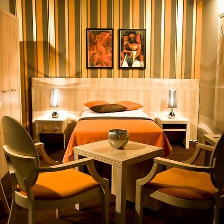 Hotel Kasyno Jarocin Oda fotoğraf