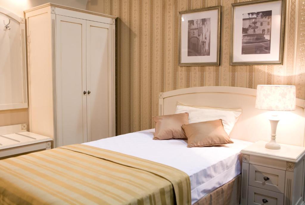 Hotel Kasyno Jarocin Oda fotoğraf